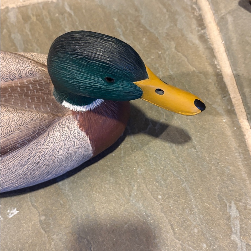 Hand carved wooden decoy duck signed - Picture 2 of 4
